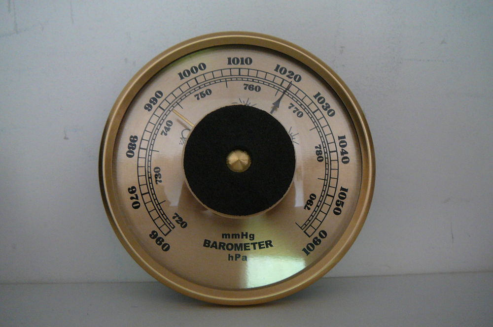 PETIT BAROMETRE MECANIQUE (7,5 x 7,5 x 4 cm) JAMAIS UTILISE Bricolage