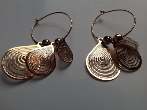 BOUCLES D'OREILLES DORÉE GOUTTE Envoi Possible
2 Trégunc (29)