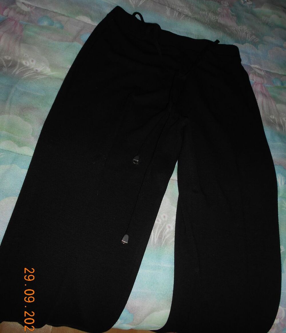 pantalon noir t.44 &quot;3 Suisses&quot; + veste marine t.3 Vtements
