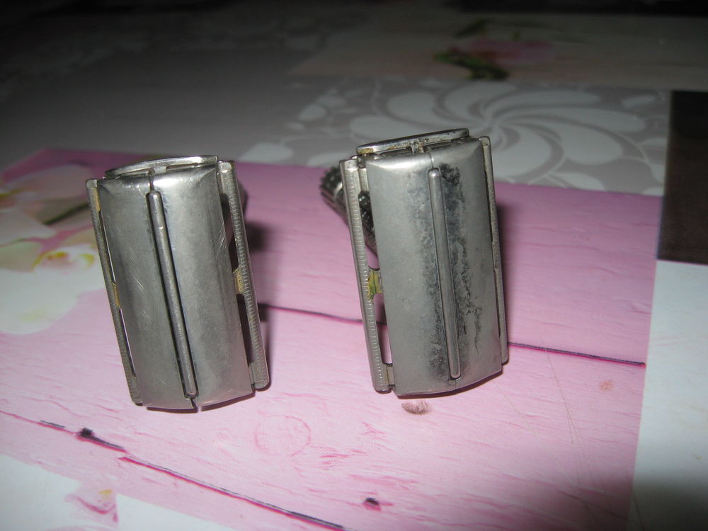 2 anciens rasoirs Gillette 