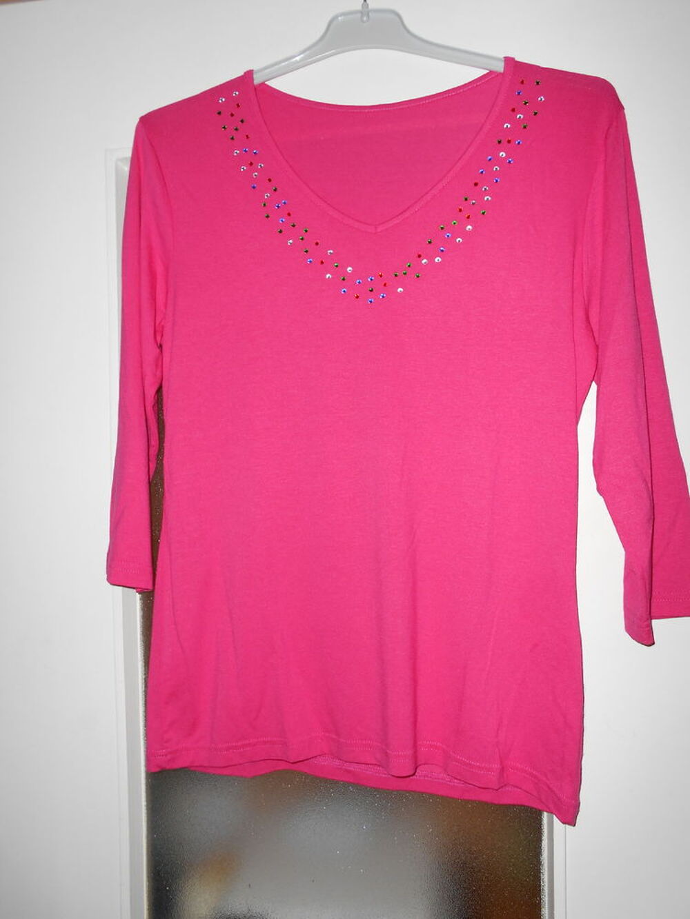 Tr&egrave;s joli haut Taille 36/38 /S/M Vêtements