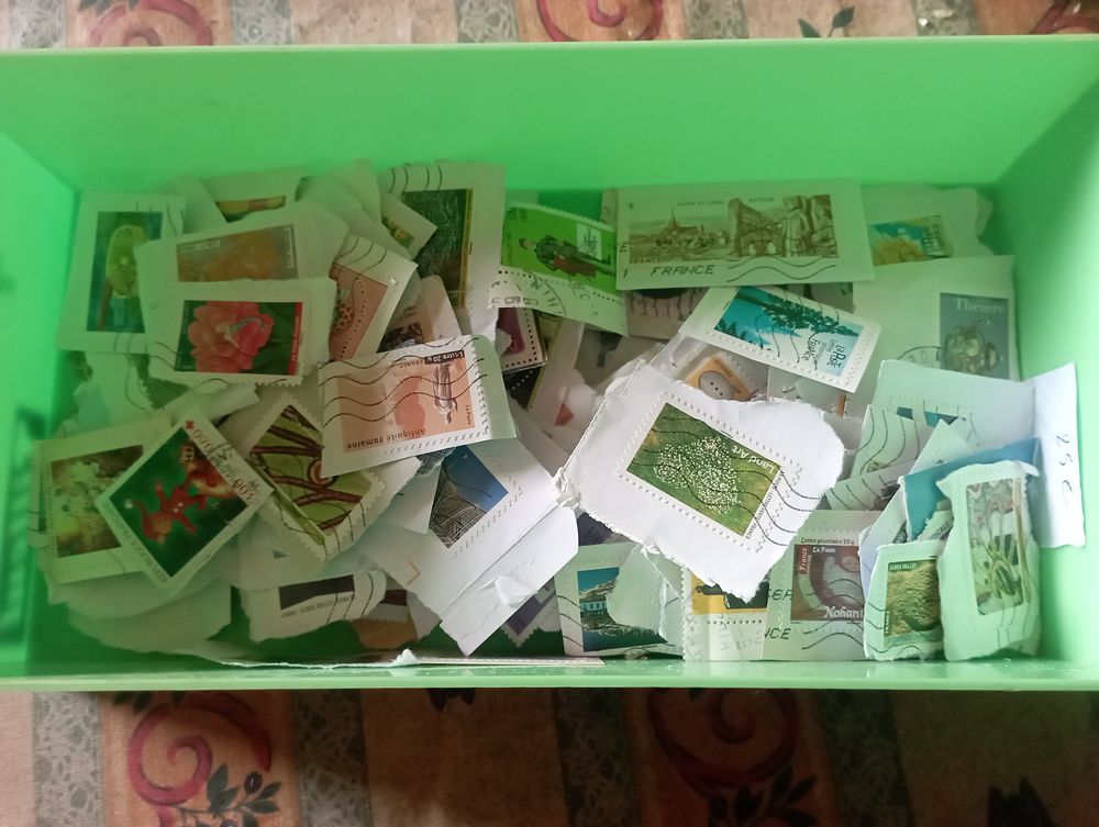 Lot de timbres fran&ccedil;ais et &eacute;trangers impeccable Billetterie