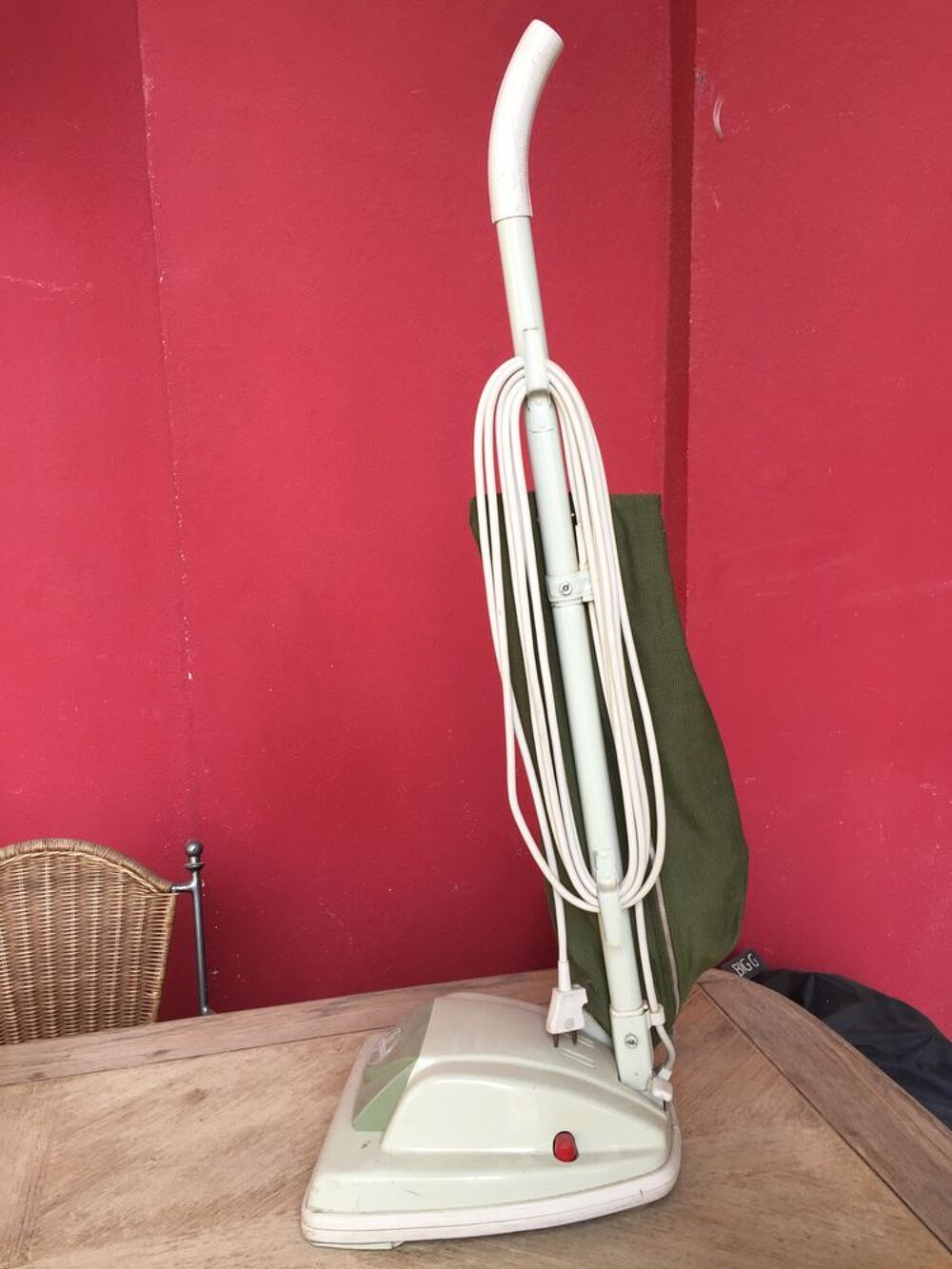 Aspirateur Hoover ann&eacute;es 60 Electrom�nager