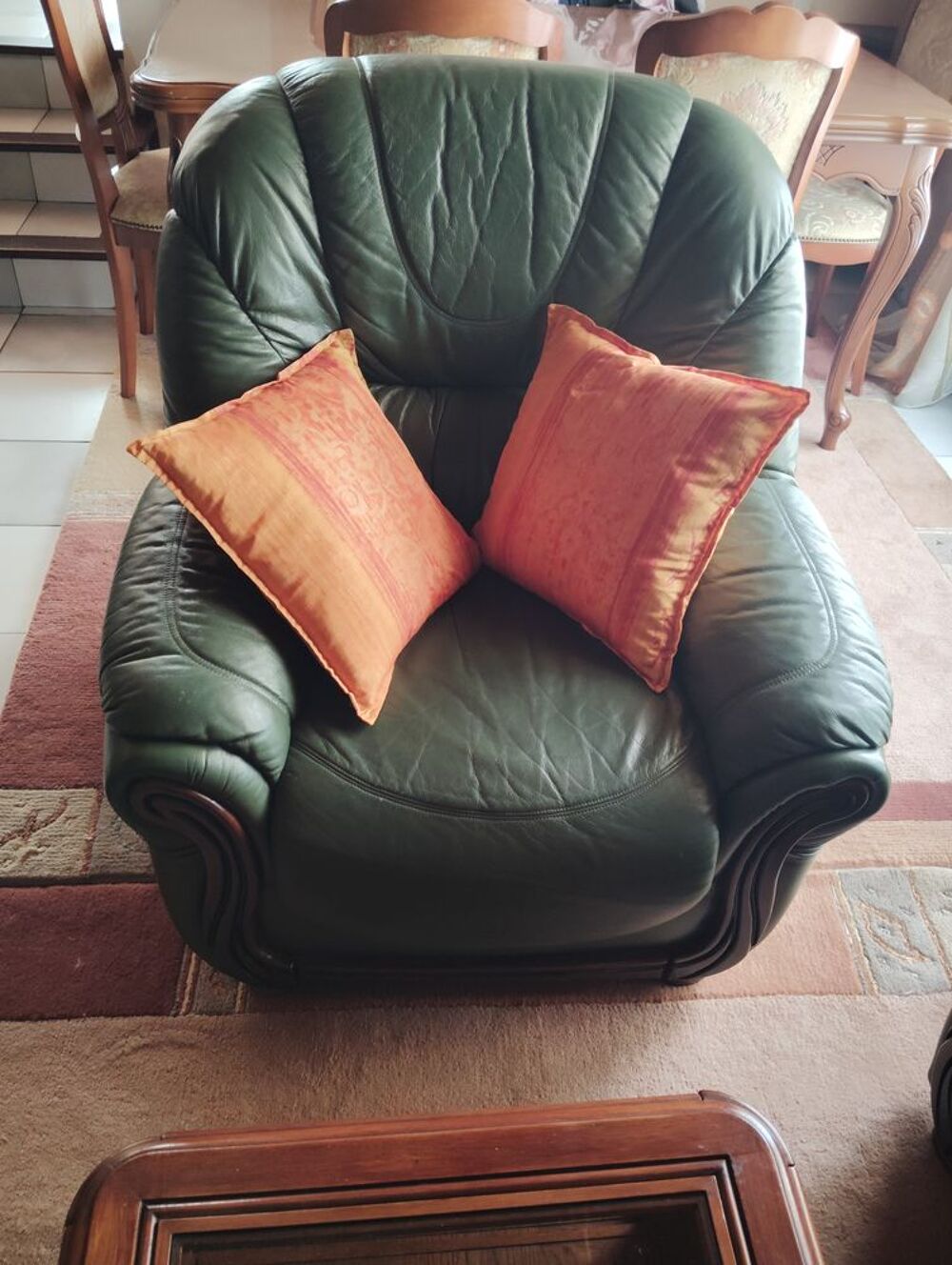 Ensemble canap&eacute;s et fauteuil en cuir v&eacute;ritable Meubles