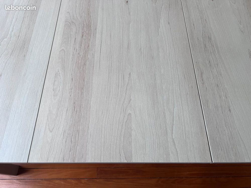 **Table rectangulaire avec 2 allonges Excellent &eacute;tat Meubles