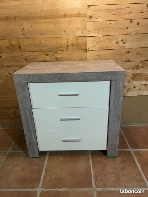 Commode 3 tiroirs Saint-Alban (01)