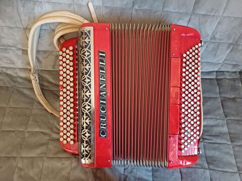 Accordéon Crucianelli 120 basses TB état et bien accordé 1200 Taluyers (69)