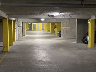  Parking / Garage � louer 11 m� Paris
