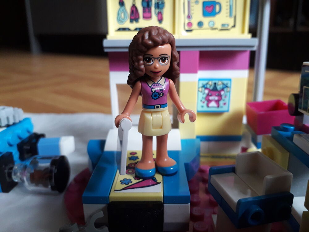 LEGO FRIENDS 41329 : la chambre de labo d'Olivia Jeux / jouets