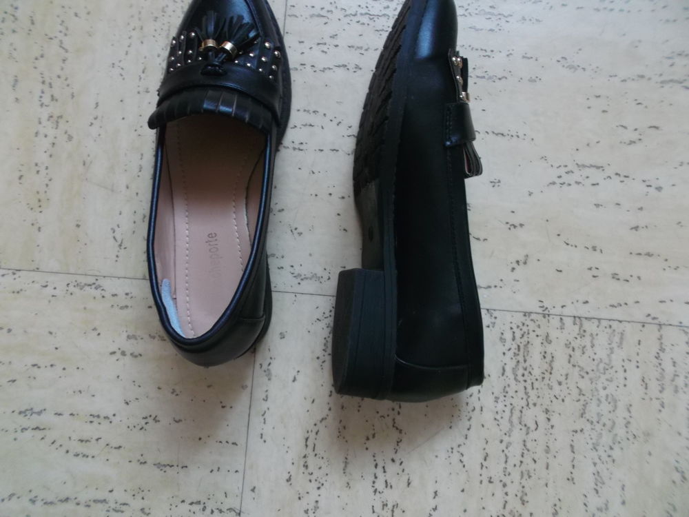 mocassins femme de couleur noir Chaussures