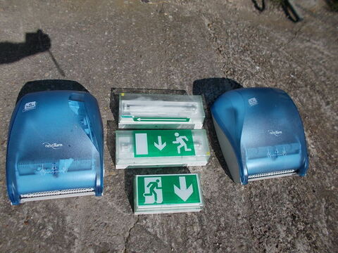  distributeur papier toilette + boitier service faire  prix 79 Saran (45)