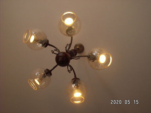 lustre de style 5 branches + ampoules co + globes. 15 Reims (51)
