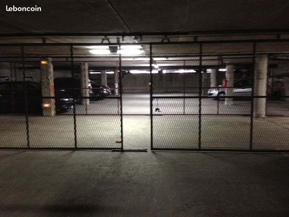 Location Parking/Garage place de parking/garage sécurisée Franconville