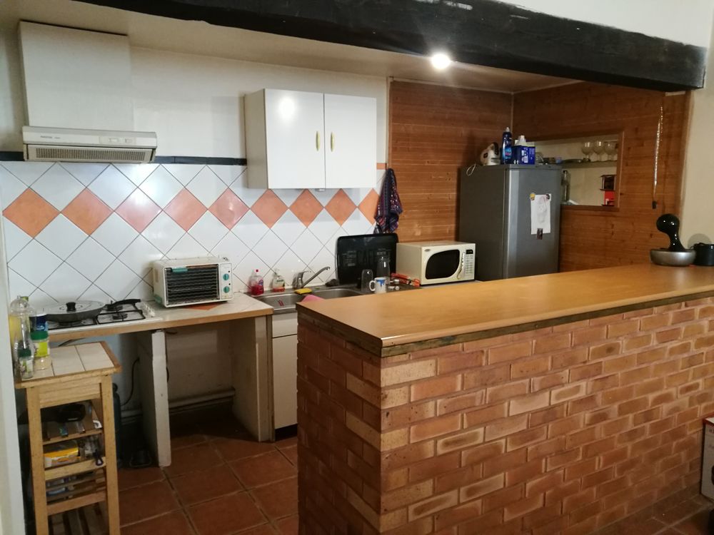 Location Loft LOFT rdc + terrasse + parking, prop. sécurisée, px CV, 790€ Istres