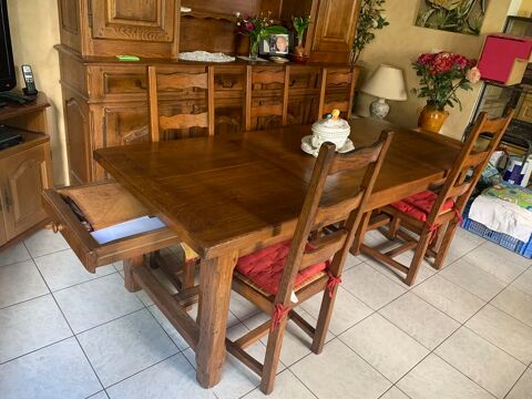 a ceder  table en chene tres bon etat 500 Juvignac (34)