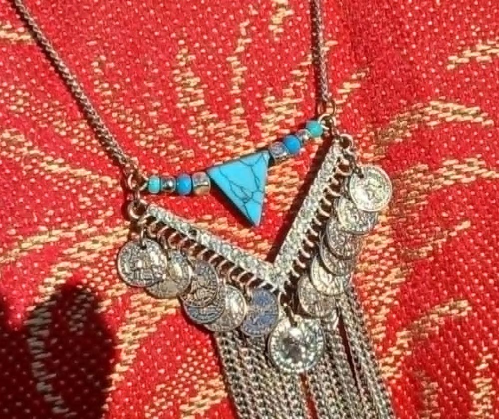 Collier Sautoir Fantaisie avec Grand Pendentif Haut 10,5 cm Bijoux et montres