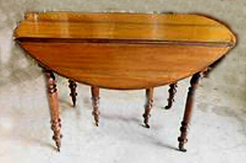 une authentique table six pieds ave ses trois rallonges 0 Saint-Jean-de-Monts (85)