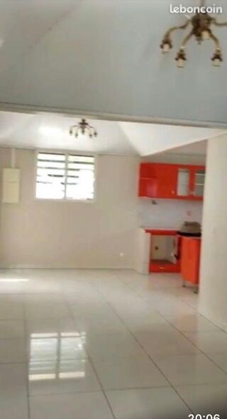  Appartement à louer 4 pièces 180 m²
