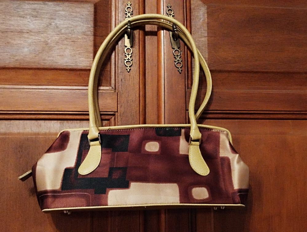 Sac &agrave; main "david jones" port&eacute;e &eacute;paule Maroquinerie