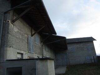 Location Autre bâtiment 1000 m ² en béton  ou Les abrets