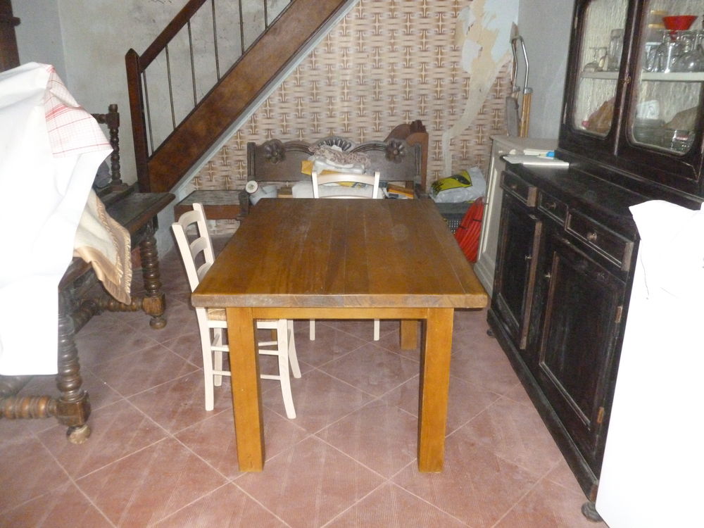 TABLE NEUVE Meubles