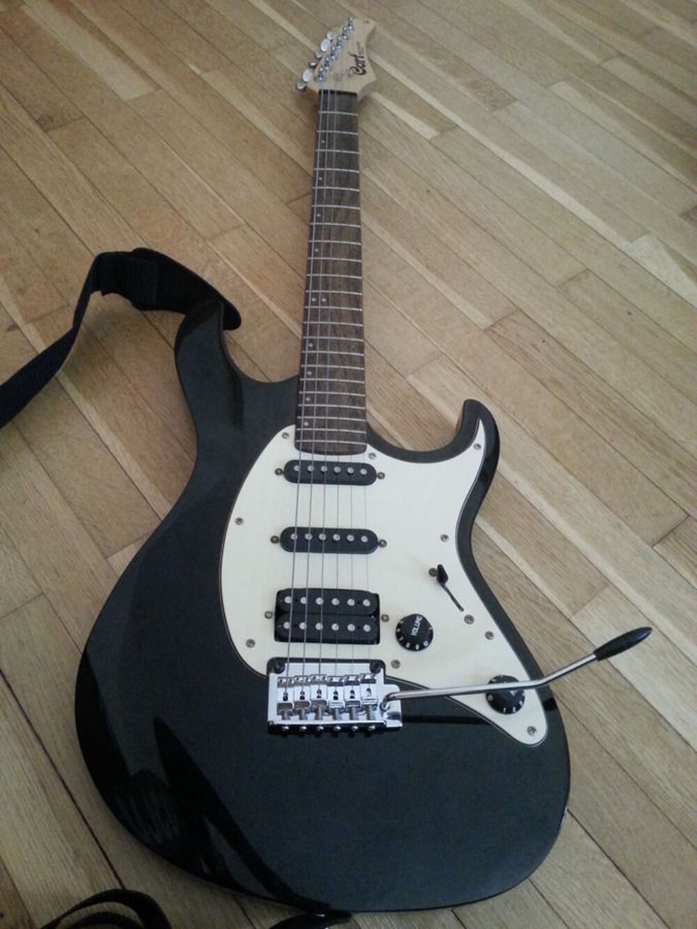 GUITARE CORT Instruments de musique
