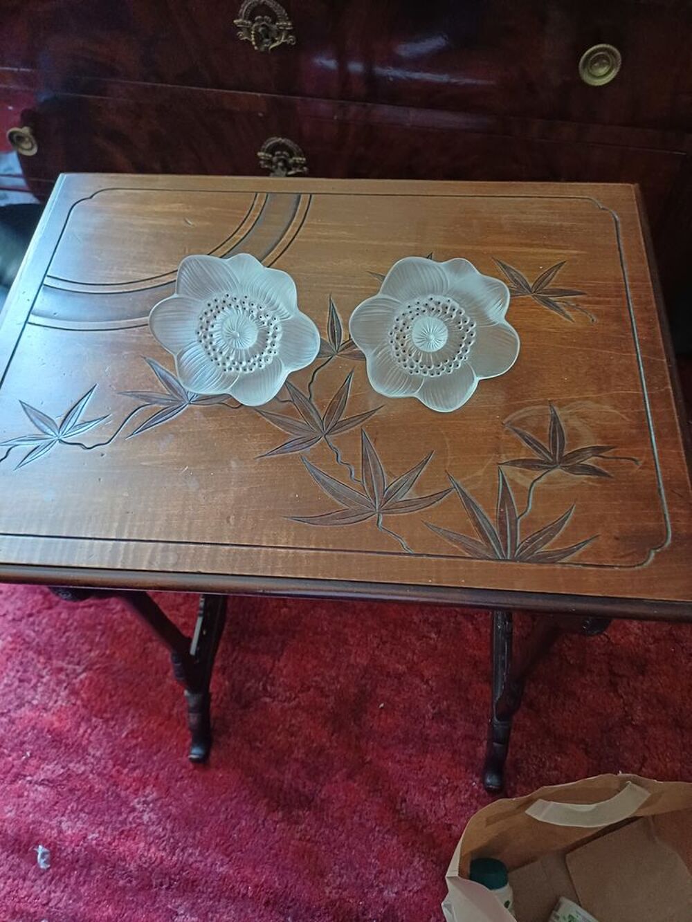 Deux fleurs Lalique en parfait &eacute;tat. Décoration
