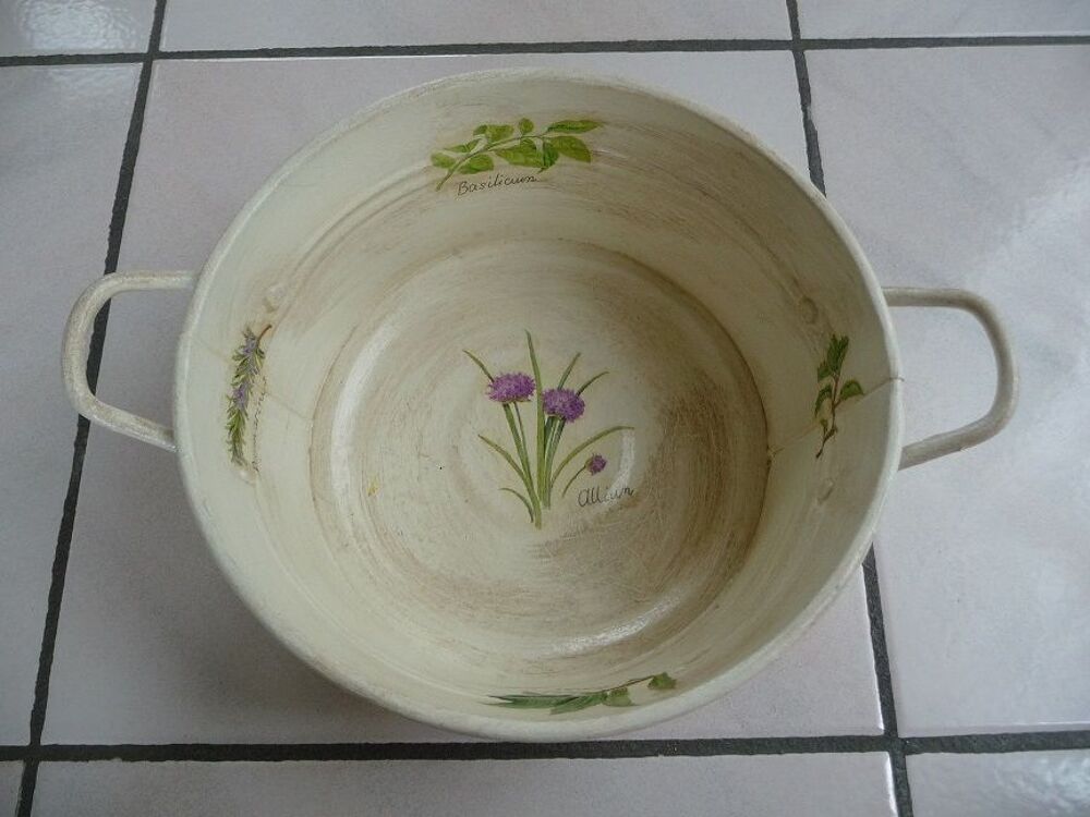 Bassine en m&eacute;tal d&eacute;cor motifs de fleurs Décoration