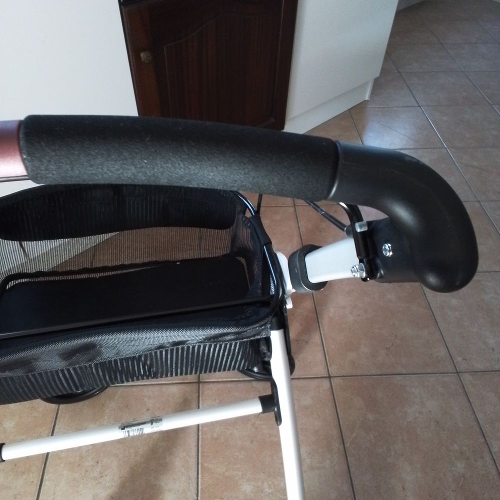 D&eacute;ambulteur Caddy Joli et Pratique. Vélos