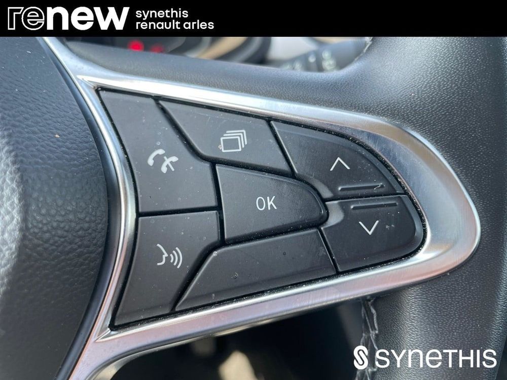 Captur E-Tech full hybrid 145 Equilibre 2023 occasion 13200 Arles