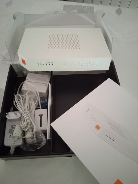 Livebox 2 FR Sagem comme neuve 15 Fontcouverte (17)