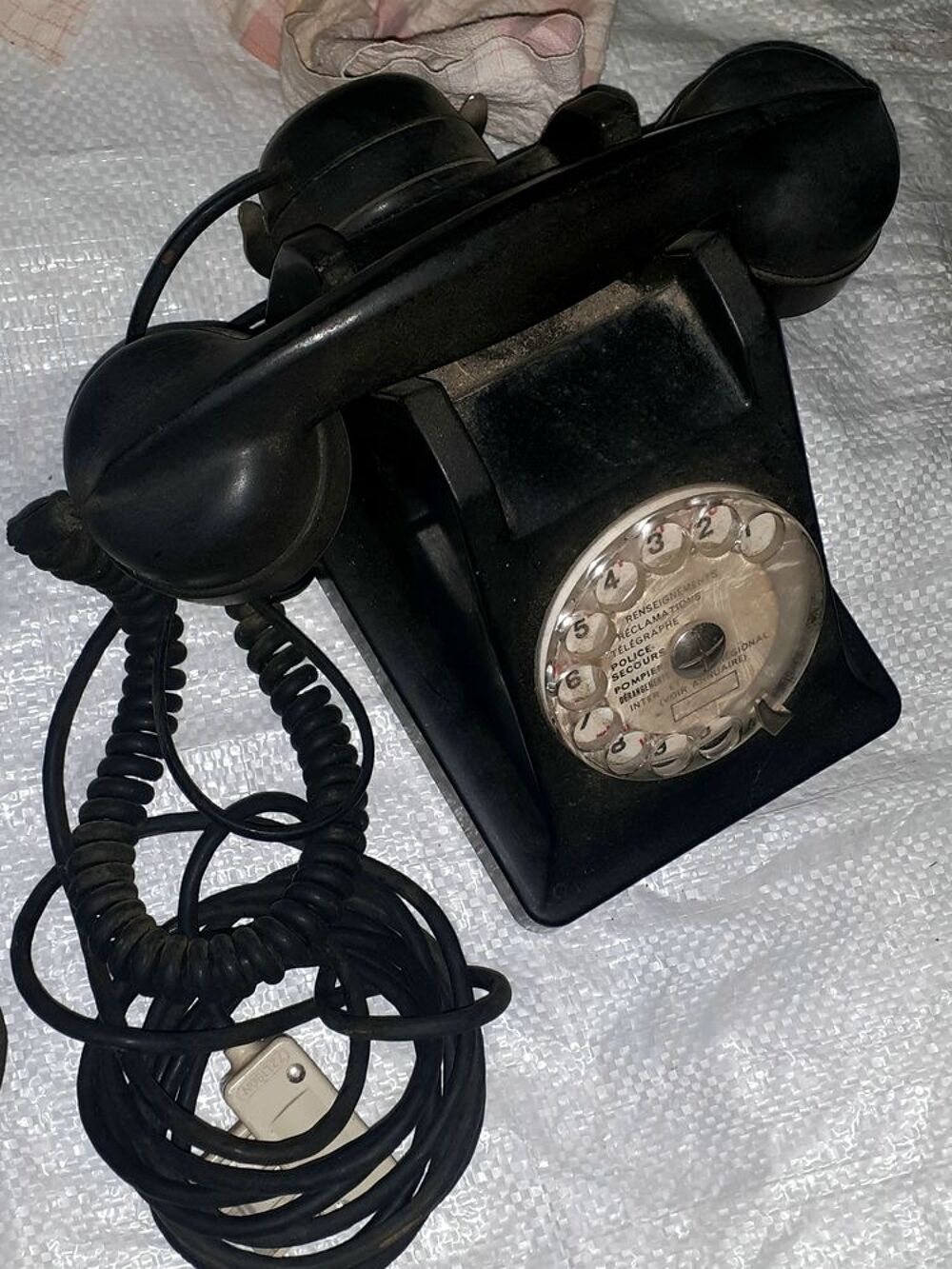 2 Anciens t&eacute;l&eacute;phonee bak&eacute;lite noir Téléphones et tablettes
