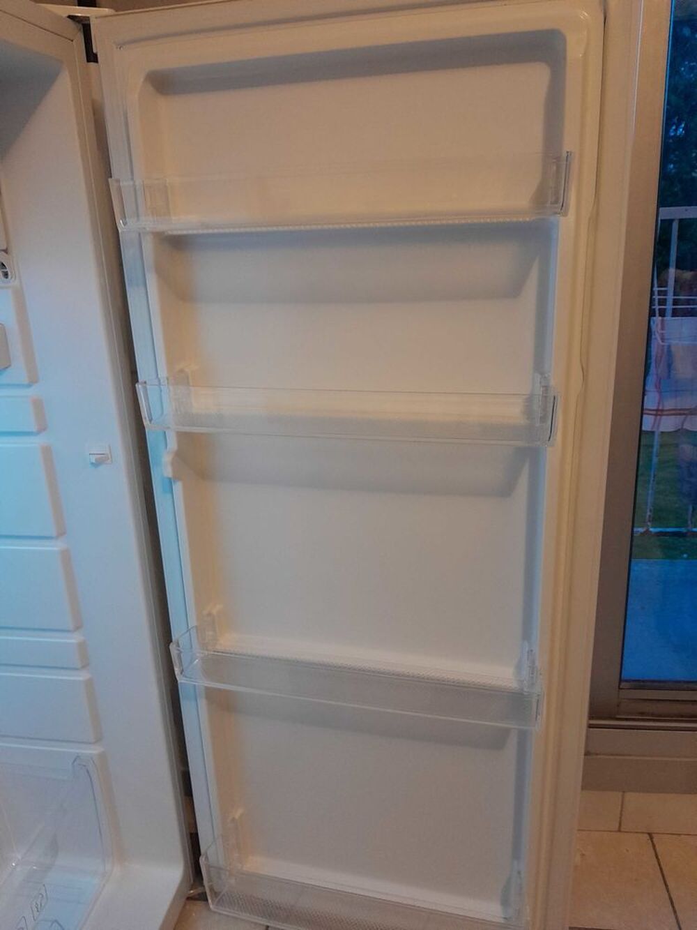 R&eacute;frig&eacute;rateur avec compartiments freezer Electroménager