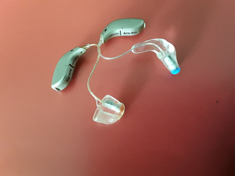 Aides auditives avec 4 plaques de 6 Audio et hifi