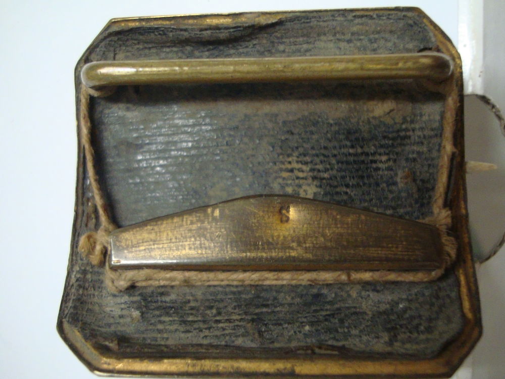 Boucle de ceinturon, objet ancien militaire ,militaria . 