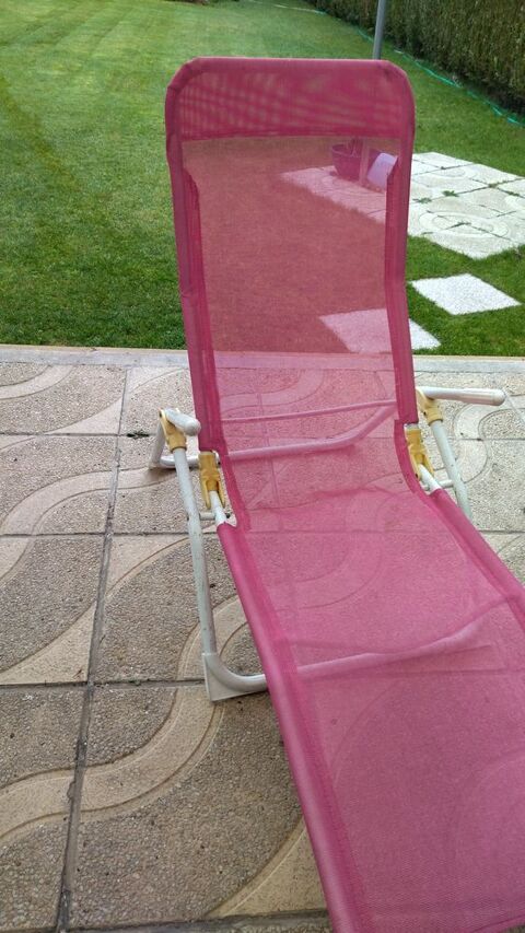 Chaise longue d'extrieur pliable  8 Ostricourt (59)