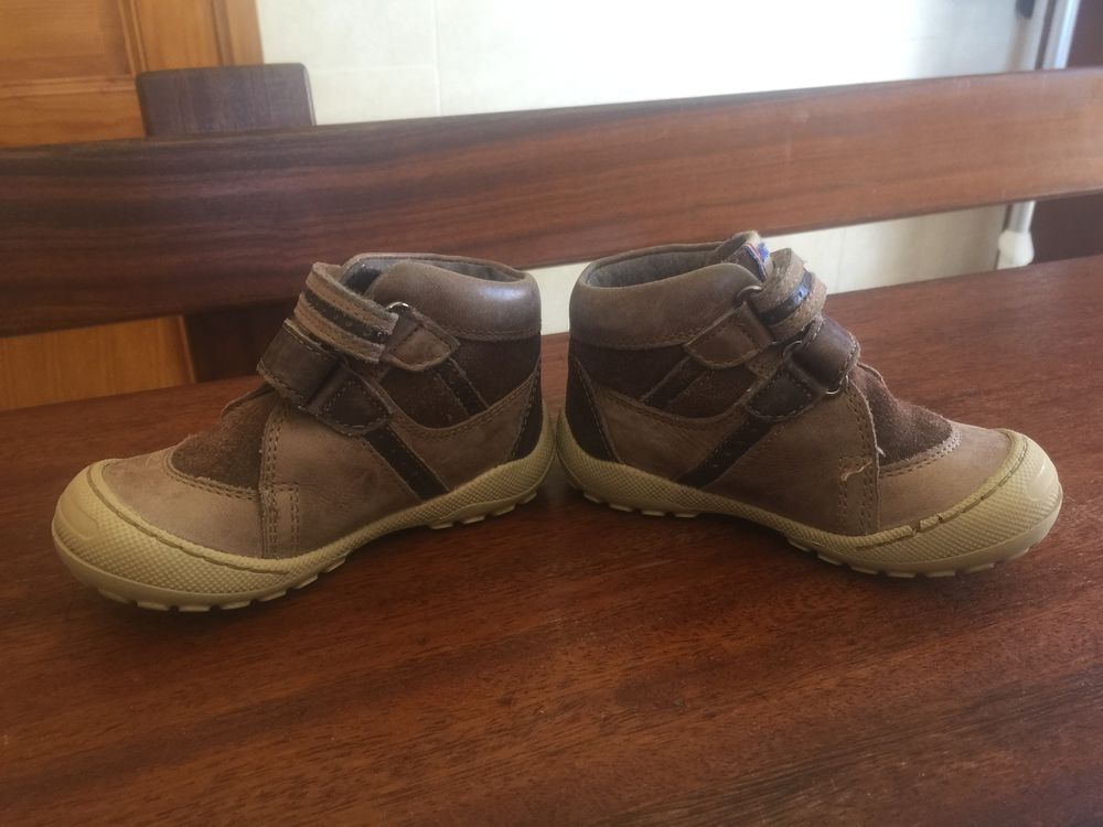 Chaussures enfant garcon &agrave; cratch " MOD 8 " Chaussures enfants