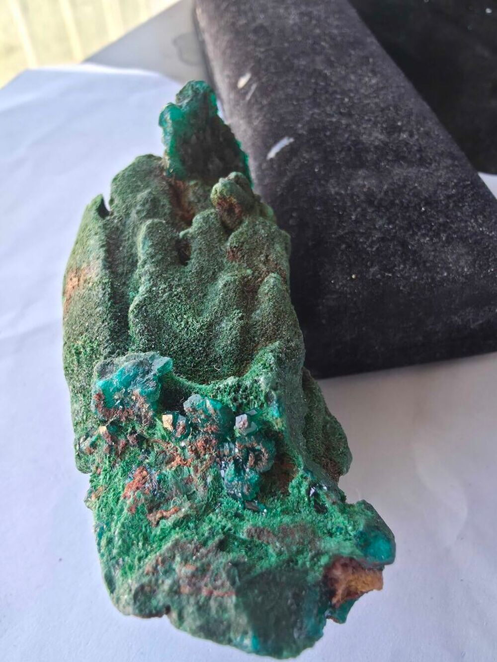 Dioptase Cristallis&eacute;e &amp; Malachite Velours RDC de Collection 196g 
