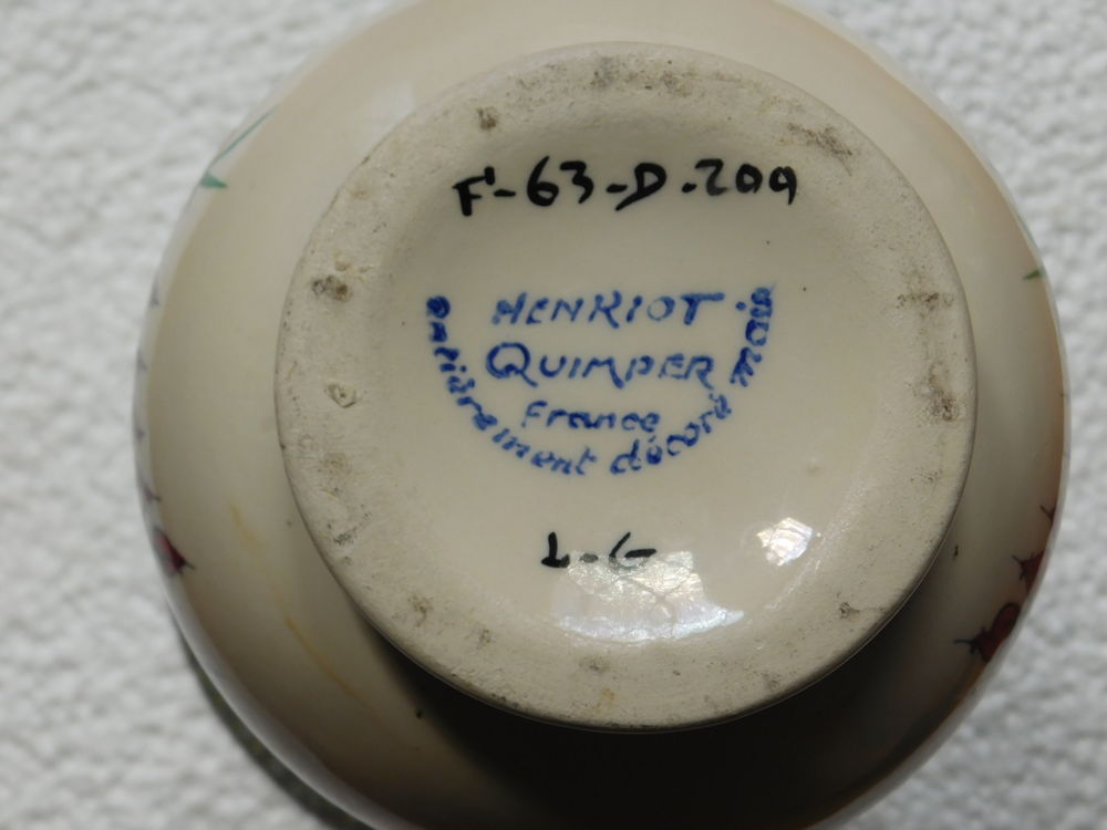 vase sign&eacute; henriot quimper Décoration