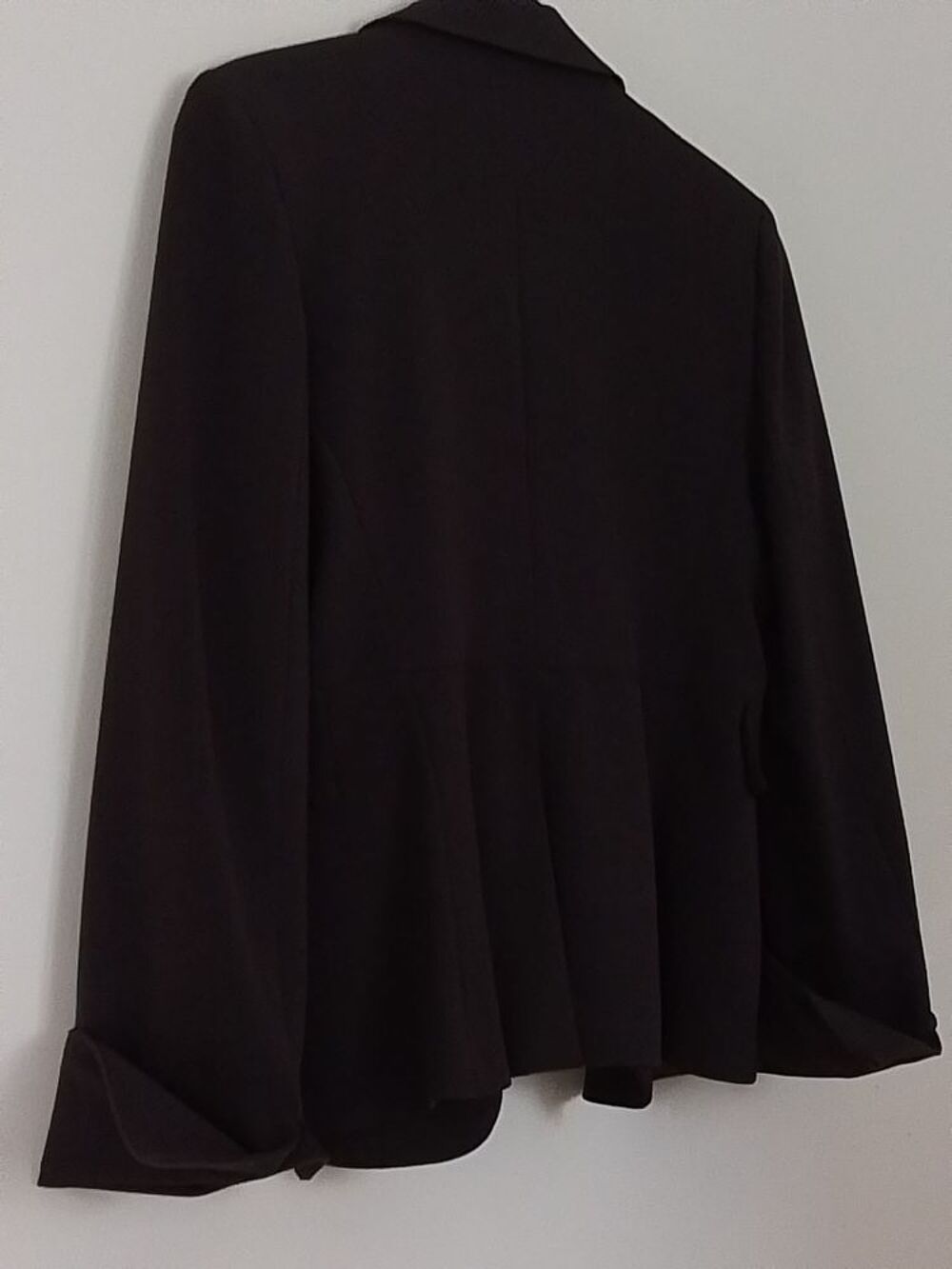 Tr&egrave;s beau tailleur neuf veste et pantalon Vêtements