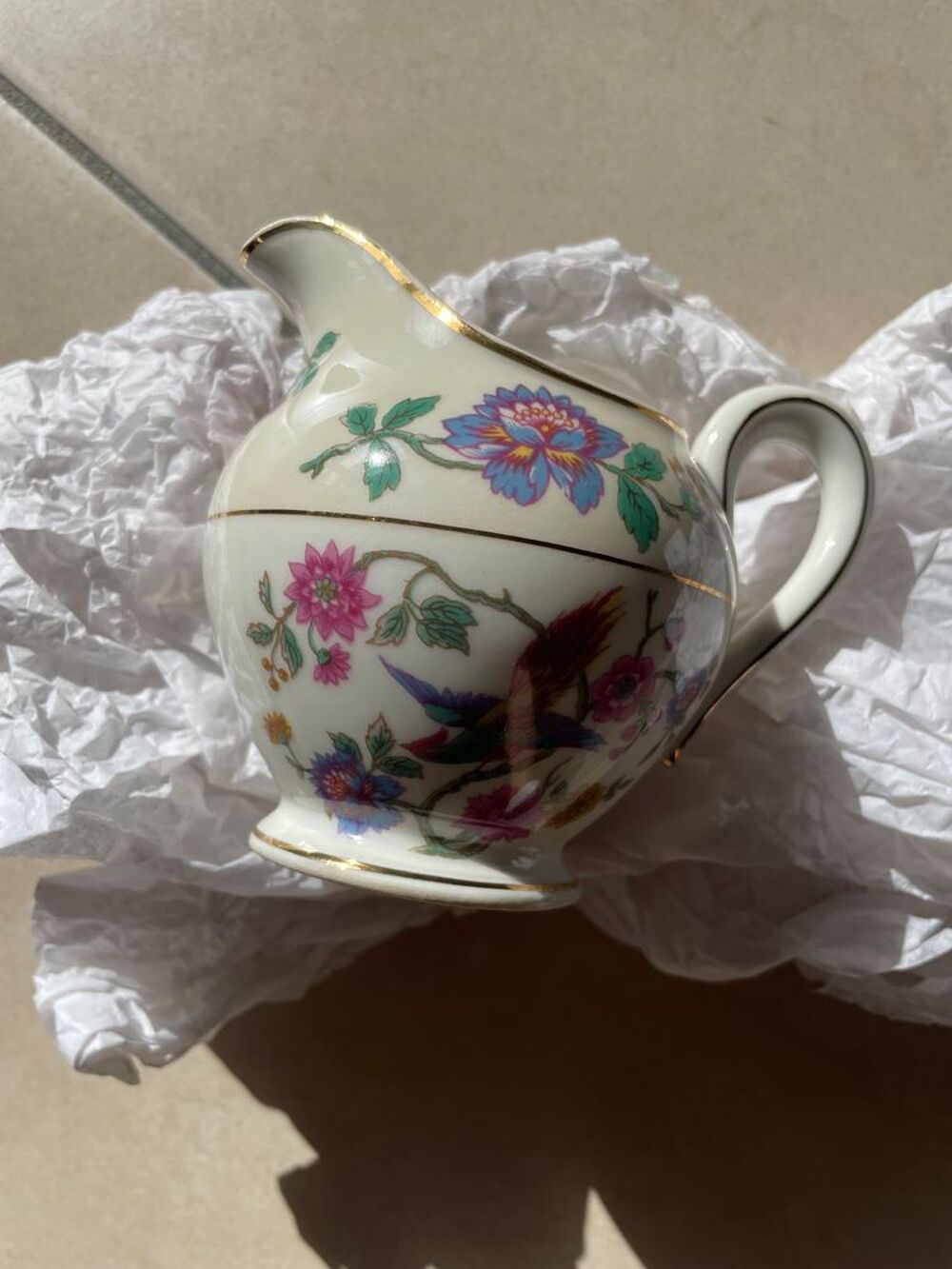 Petit pot &agrave; lait en porcelaine Décoration