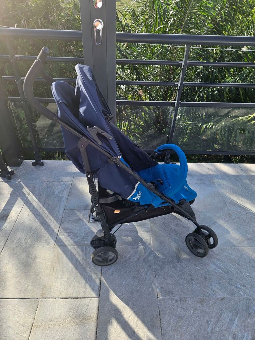 Poussette marque joie Puériculture