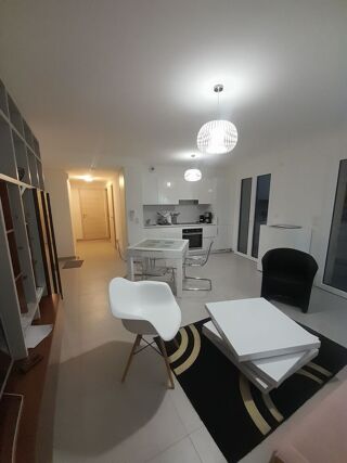  Appartement à louer 2 pièces 50 m²
