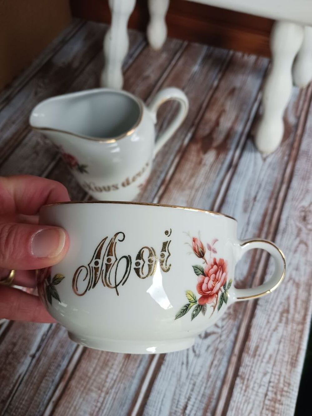 Ensemble Porcelaine Motifs Floraux et Dorure Cuisine