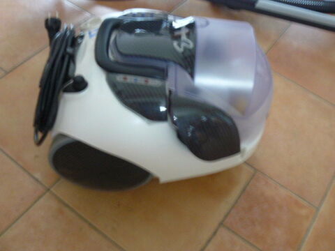 aspirateur  vapeur, quip d'un systme  venturi  unique au 1500 Brville (16)