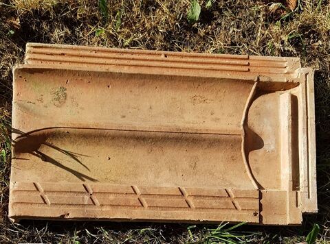 Tuiles plates � crochets 1 Montayral (47)