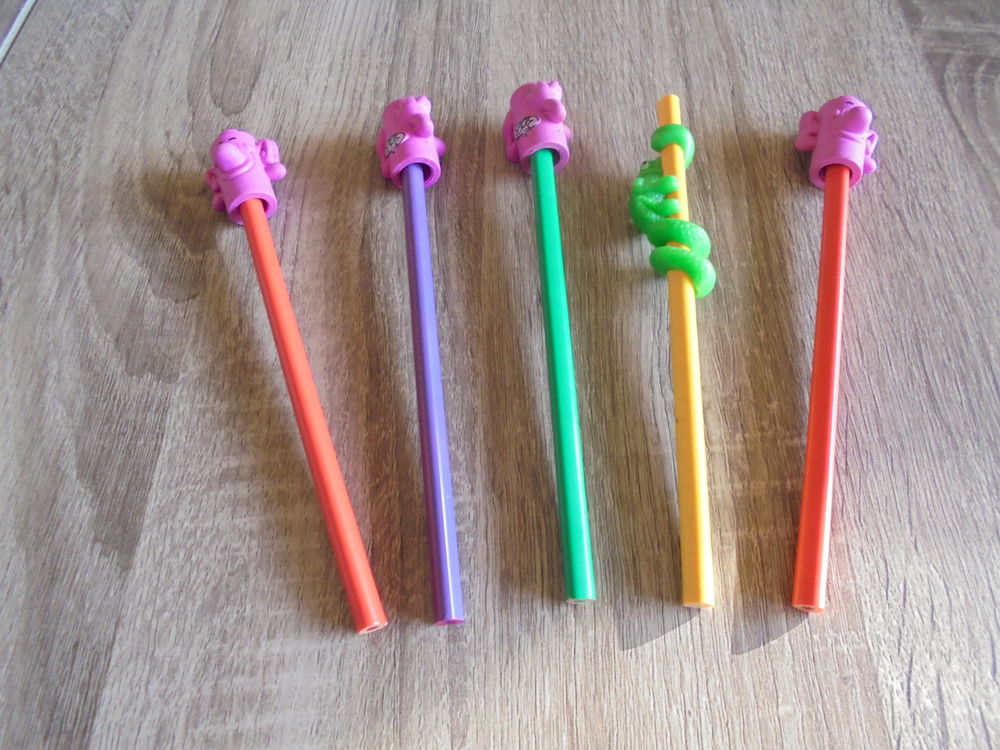 Crayons de couleurs + embouts (28c) Jeux / jouets