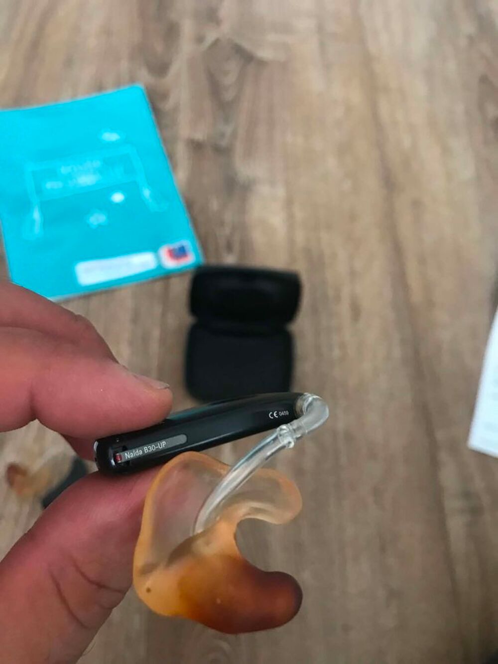 Deux appareils auditifs : Phonak Naida B30-UP Téléphones et tablettes