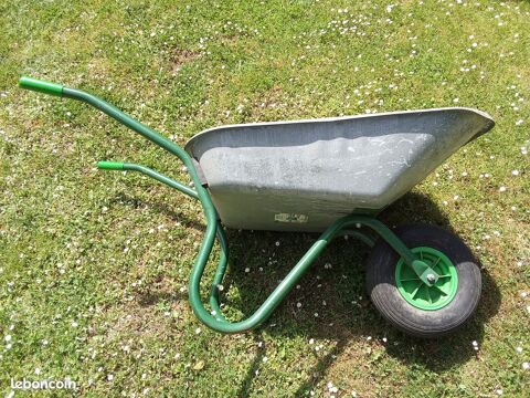 BROUETTE de jardin, marque HAEMMERLIN, 80 LITRES 40 Brunoy (91)