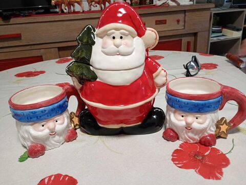 tasses boîte à   biscuits père Noël 5 Marseille 5 (13)